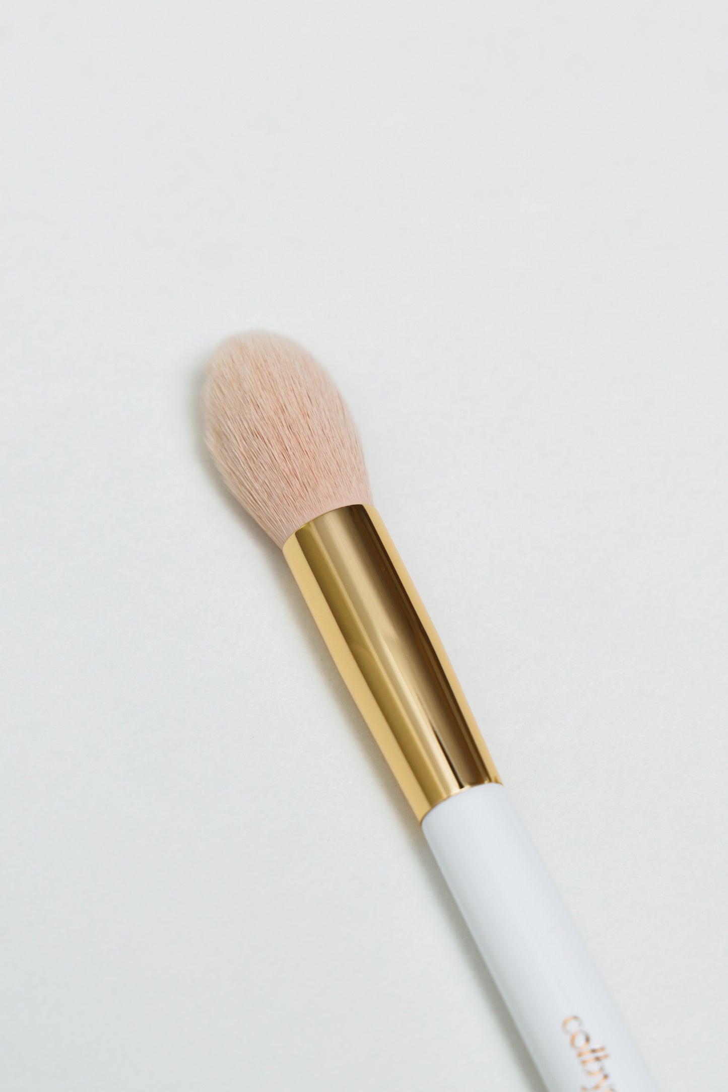 F2 Medium Powder Brush
